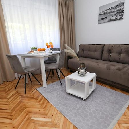 Apartmani Guto ポドストラナ エクステリア 写真
