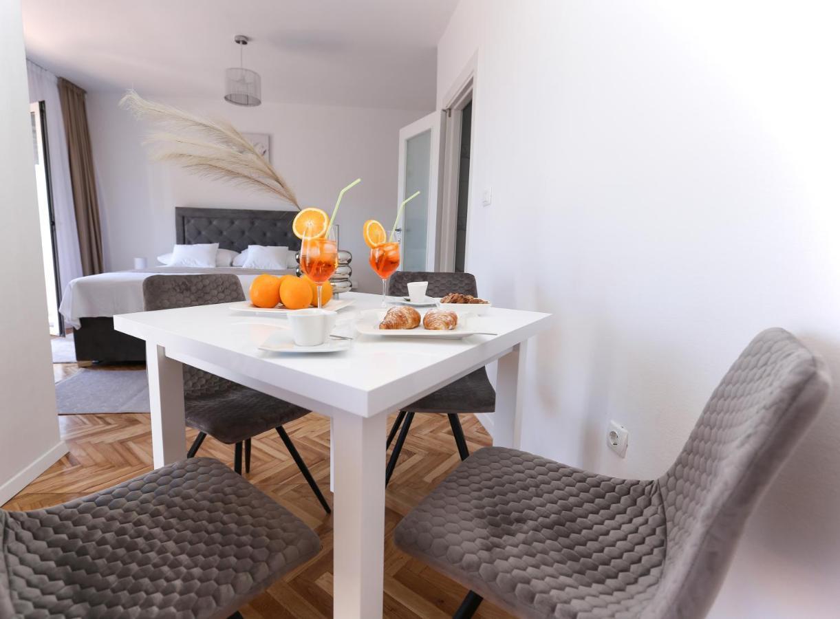 Apartmani Guto ポドストラナ エクステリア 写真