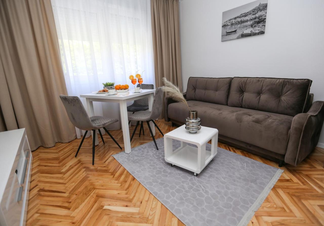 Apartmani Guto ポドストラナ エクステリア 写真