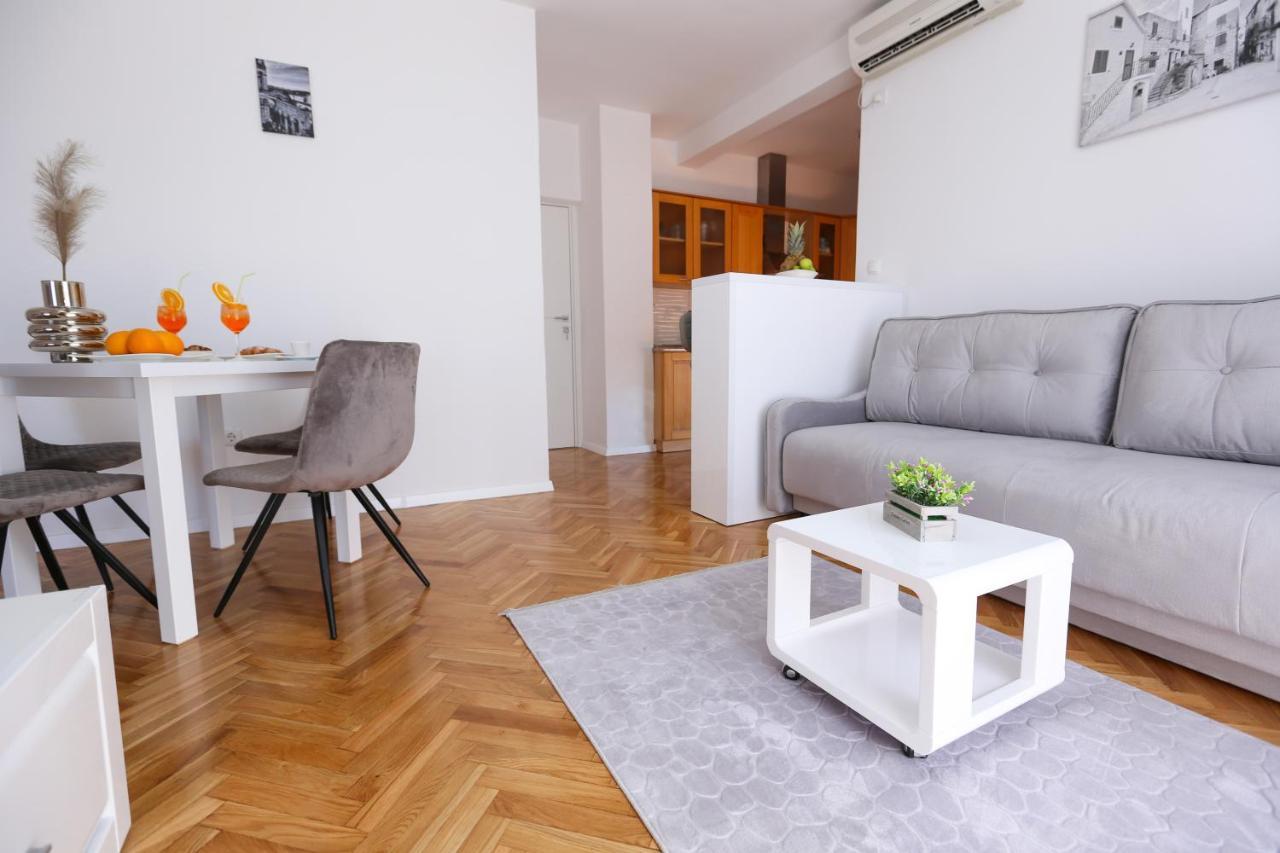 Apartmani Guto ポドストラナ エクステリア 写真